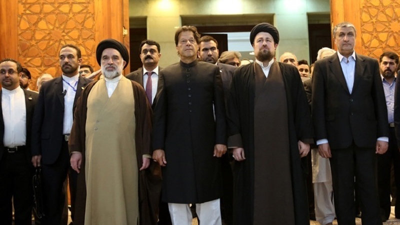 پاکستان کے وزیر اعظم نے دی امام خمینی (رح) کے مزار پر حاضری