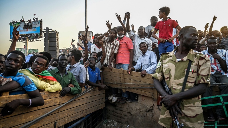 Sudan xalqı ərəbistan və əmirliklərin müdaxilələrindən təngə gəlib