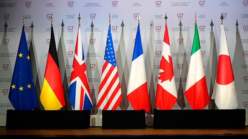 فرانس میں گروپ آف سیون کے اجلاس میں مغربی ملکوں کے اختلافات برملا