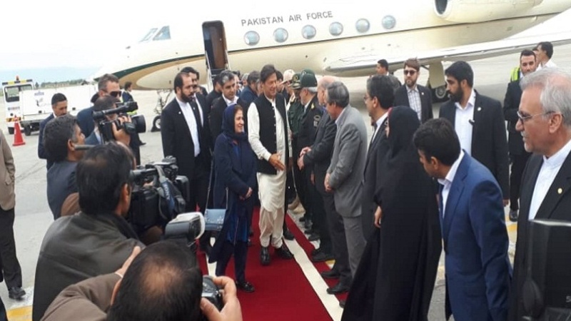 پاکستان کے وزیر اعظم مشہد مقدس پہنچ گئے 