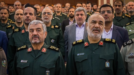 سپاه پاسداران انقلاب اسلامی کے سابق کمانڈر کی الوداعی تقریب