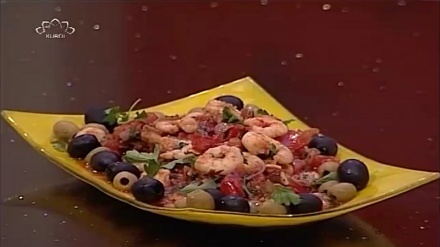 مەیگوو لەگەڵ سۆسی تەماتەو بادامی یونانی