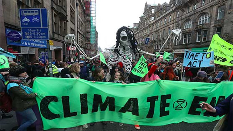 لندن میں موسمیاتی تبدیلی کے خلاف مظاہرہ682 افراد گرفتار