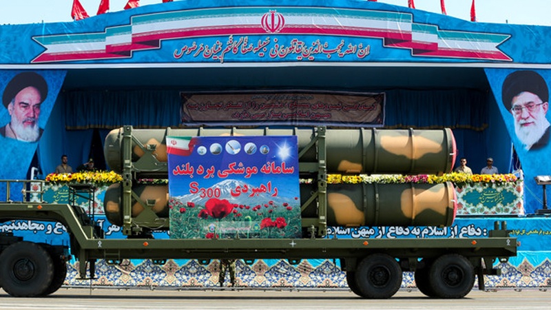 Ordunun Tehrandakı paradında S-300 raket sistemi nümayiş etdirilib