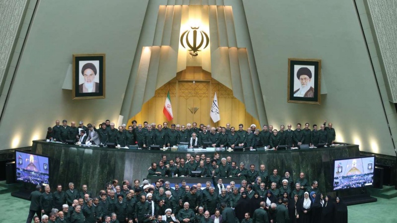 ایران کا ہر فرد، سپاہ پاسداران انقلاب اسلامی کا اہلکار  