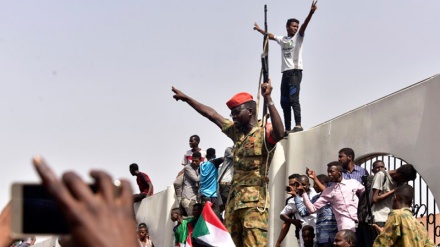 دوای کودەتاکەی سودان ، بورهان جێگرەکەی لەکار دوورخستەوە
