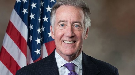 Demakratlar növbəti dəfə vergi bəyannaməsi təqdim etməsi üçün Trampa möhlət verdilər