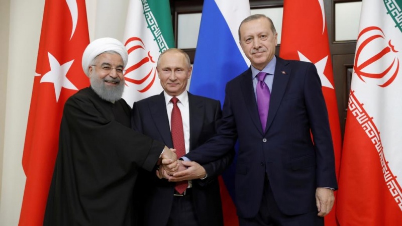 سہ فریقی اجلاس میں شرکت کے لئے ایرانی صدر کا دورہ ترکی