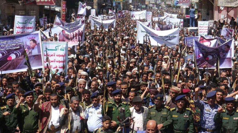 یمن میں سعودی عرب اور امریکا کے خلاف مظاہرہ 