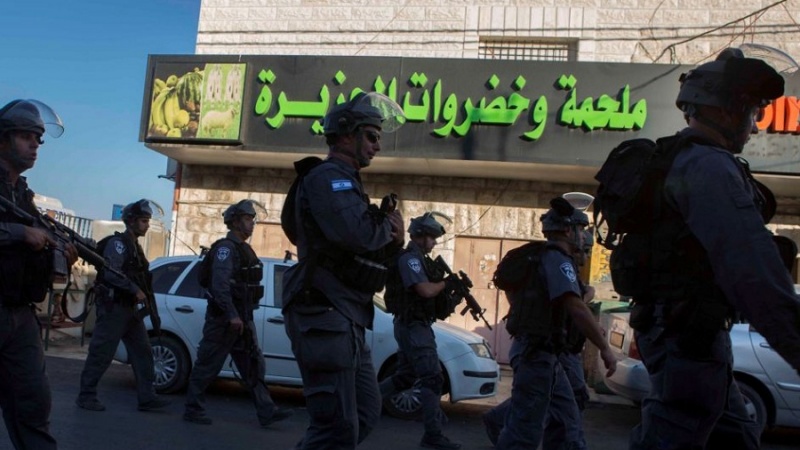 فلسطینیوں کے اسپورٹس کمپلکس پر صیہونی فوجیوں کا حملہ 