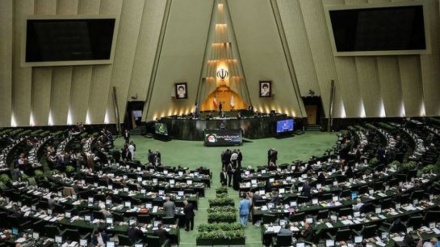 سینٹ کام دہشت گرد ہے، ایرانی پارلیمنٹ کا بل بھاری اکثریت سے منظور 