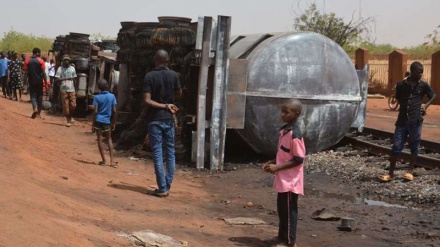 Nigeriyada yanacaq tankeri partladı, 55 nəfər öldü
