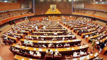 پاکستان کی پارلیمنٹ میں زبردست ہنگامہ