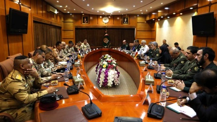 ایران کے وزیر دفاع سے عراق کے ایرو اسپیس اور بحریہ کے کمانڈروں کی ملاقات 