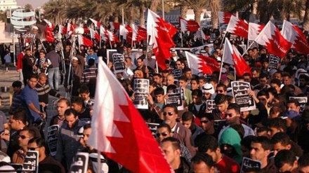 بحرین میں آل خلیفہ حکومت کے خلاف مظاہرہ