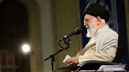 ڕێبەری مەزنی شۆڕشی ئیسلامی: پێشنیاری دانوستان، چەواشەکاریی ئەمریکایە بۆ چەک کردن و داماڵینی فەکتەرەکانی دەستەڵاتی گەلی ئێران