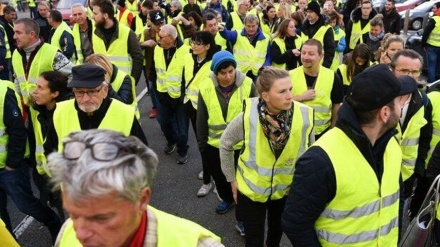فرانس میں پیلی جیکٹ تحریک کے حامیوں کے مظاہرے