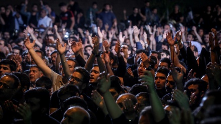 ڕێوڕەسمی تازیەداری شەهادەتی ئیمام عەلی (ع) و شەوی قەدر له ئێران