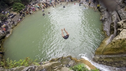 سەفەرێکی خۆش بۆ بەهەشتیک له ناخی چیاکانی فارس به ناوی گەڕووی ڕەغەز