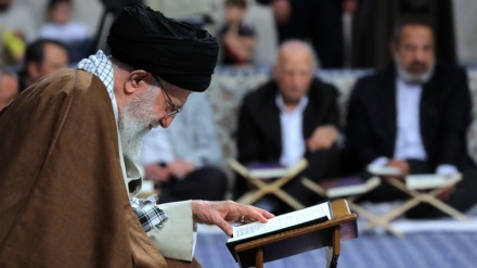 ڕێبەری مەزنی شۆڕشی ئیسلامیی ئێران : تەنیا ڕێگای زاڵ بوون بە سەر شەیاتین و کافران، خۆڕاگرییە