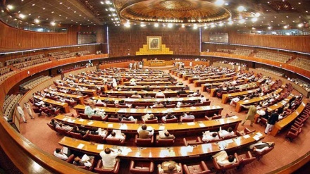 پاکستانی پارلیمنٹ: سوئیڈن میں قرآن پاک کی بے حرمتی کی شدید الفاظ میں مذمت