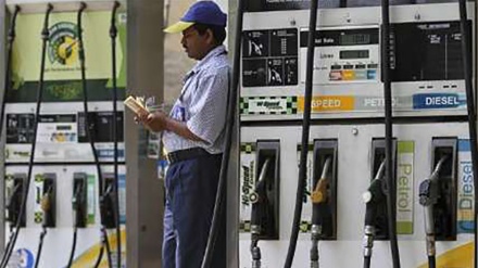 ہندوستان میں ایندھن کی قیمتوں میں اضافہ برقرار 