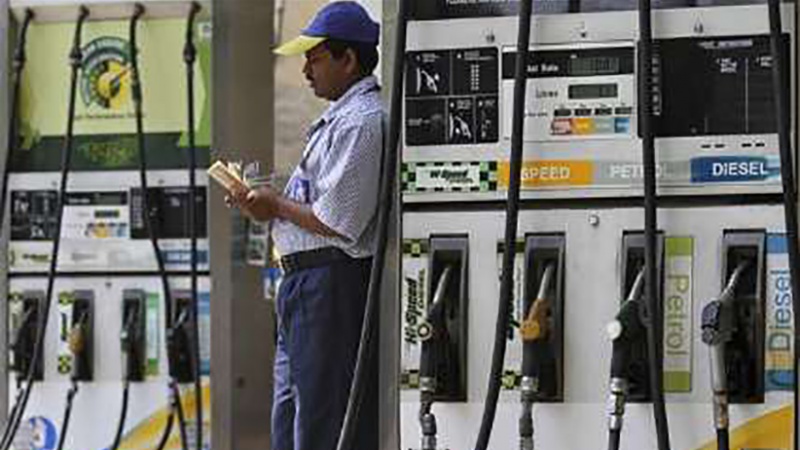ہندوستان میں ایندھن کی قیمتوں میں اضافہ برقرار 