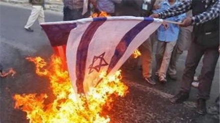 İordaniyalılar sionist rejimin bayrağını yandırdılar