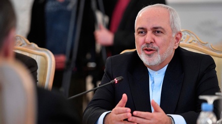  زەریف: شەڕە ئابوریەکەی ئەمریکا دژبە خەڵکی ئێران هیچ جیاوازیەکی نیە لەگەڵ تیرۆریزم