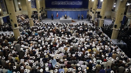 دیداری ڕێبەری مەزنی شۆڕشی ئیسلامی لەگەڵ فەقیهەکانی سەرتاسەری وڵات