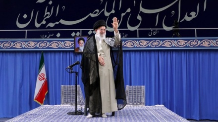  Rêberê Inqilabê: Pêşnîyara muzakirê, fêlbazîya Amerîkayê jibo jiçekirin û nehîştina sebebên iqtidara gelê Îranê ye