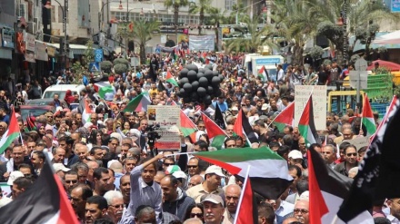 Qəzzə sakinləri Manama iclasına etiraz olaraq ümumi tətil keçiriblər