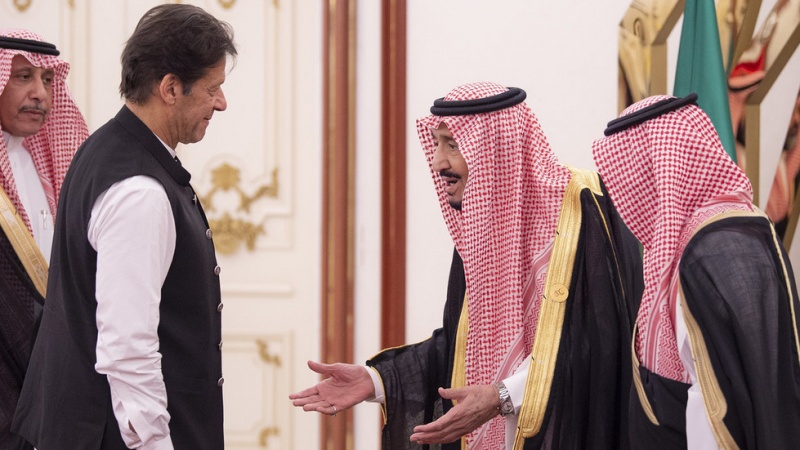 شاہ سلمان کے ساتھ ملاقات کے موقع پر عمران خان کے رویے پر سعودی عرب کی برہمی