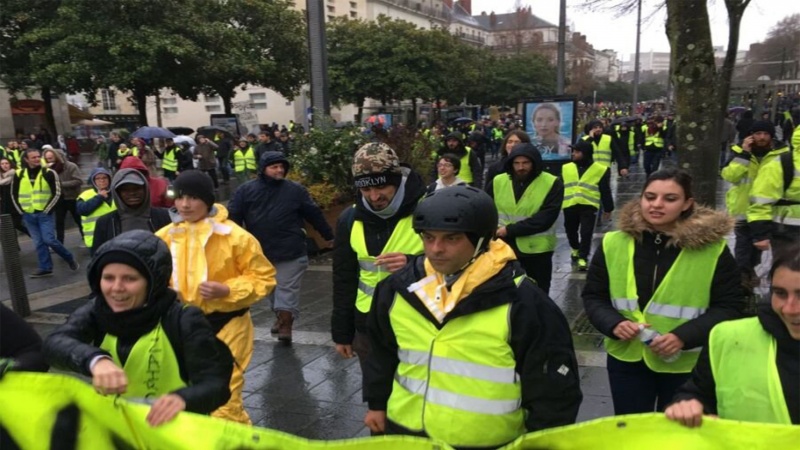 فرانس میں پیلی جیکٹ احتجاج 32 ویں ہفتے بھی جاری  