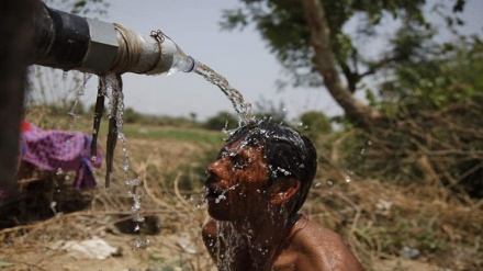 ہندوستان میں گرمی اور مانسون  سے مقابلے کی تیاریاں 