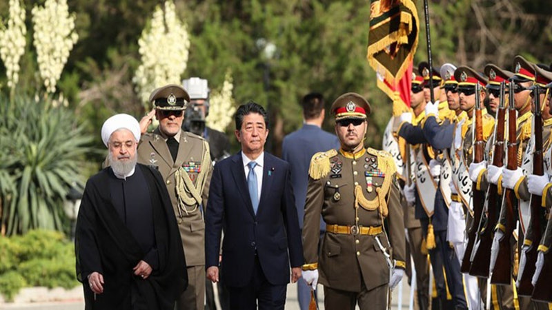 Historijska posjeta japanskog premijera Teheranu