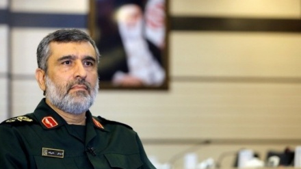 مقامی ساخت کے دفاعی ساز و سامان سے ایران دنیا کے برتر ملکوں میں شامل : بریگیڈئر جنرل حاجی زادہ 