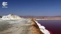 URMİYYƏ GÖLÜ- İRANIN ŞİMAL-QƏRBİNDƏ GIRMIZI RƏNGLİ GÖRMƏLİ GÖL