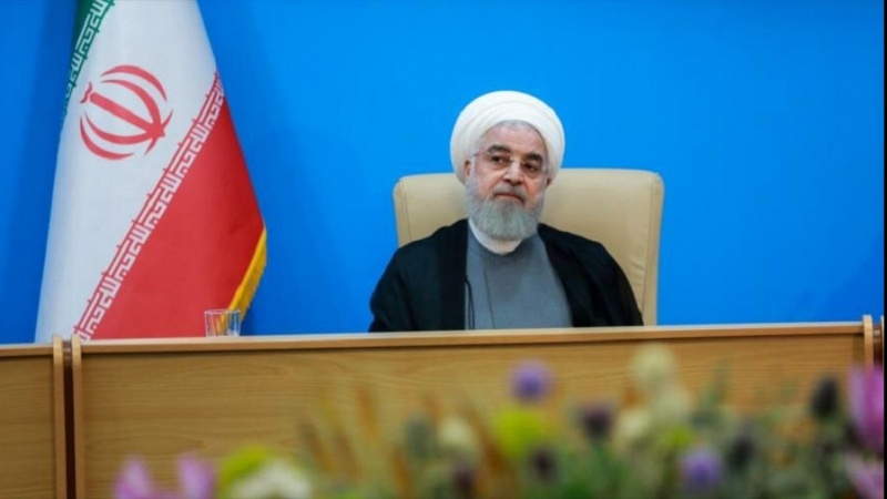 Ruhani: Sanksiya Amerika rəsmilərinin ağıllarını itirmələrinin nişanəsidir