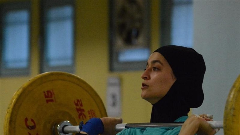 ٢١ ئافرەت بۆ ئۆردووی تیپی نیشتمانی قورسایی هەڵگرتن بانگهێشت کران