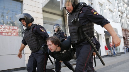 روس میں غیر قانونی مظاہرہ کرنے والے ایک ہزار سے زائد افراد گرفتار 