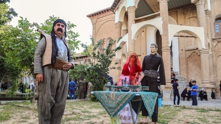 ایران کے شہر سنندج میں مقامی لباسوں کی نمایش