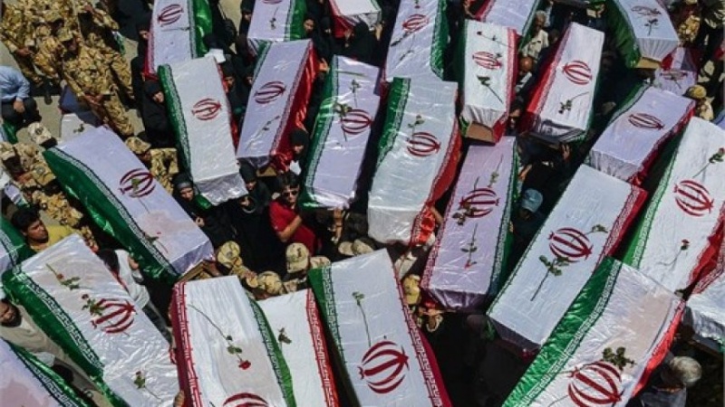 دفاع مقدس کے 44 شہیدوں کے پیکر مطہر ایران پہنچ گئے