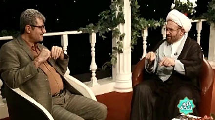 ڕۆڵی ویلایەت لە شۆڕشی ئیسلامی