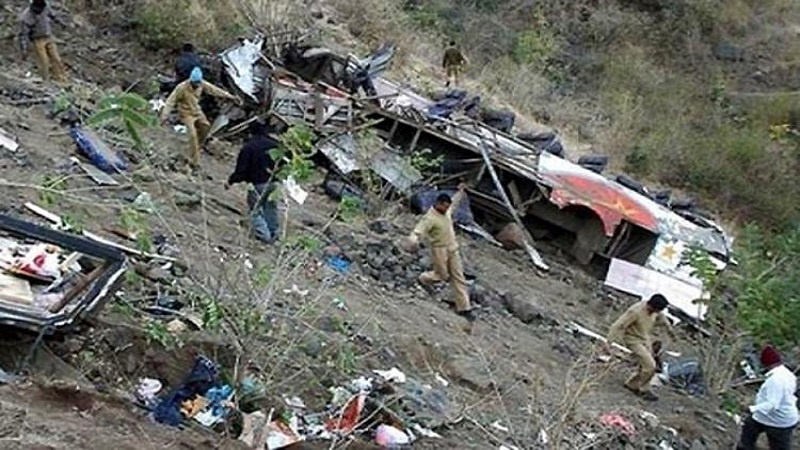 ہندوستان میں بس حادثہ، 29 ہلاک 