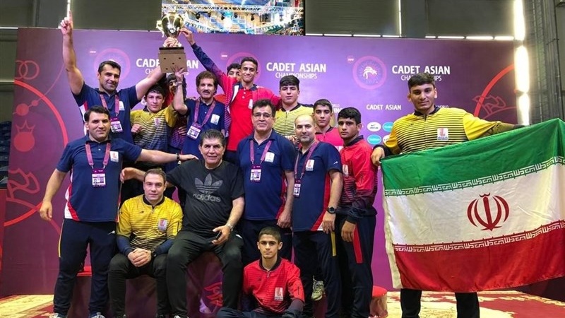 İranın yeniyetmələrdən ibarət yunan-roma komandası Asiya çempionu olub