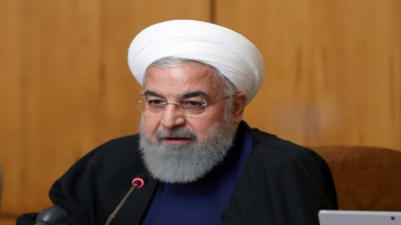 Ruhani: İran danışıqlar adı ilə təslimçilik masası arxasına keçməyəcəkdir