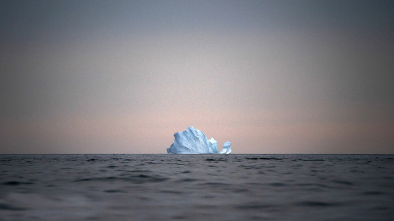 بڑی تیزی سے پگھل رہا ہے قدرتی برف کا ذخیرہ ۔ تصاویر