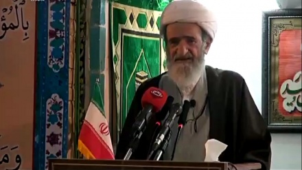 نوێژی هەینیی سنە
