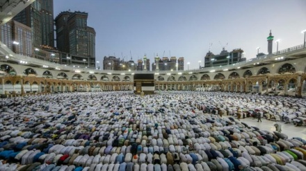 Više od dva miliona muslimana započelo hadždž u jeku saudijskih regionalnih sukoba